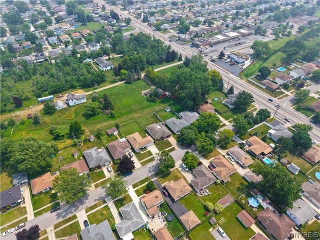 17 Mayberry Drive East, Cheektowaga, NY 14227