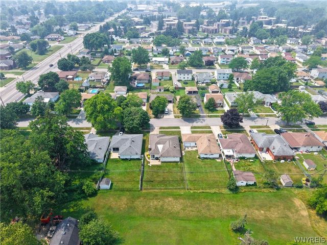 17 Mayberry Drive East, Cheektowaga, NY 14227