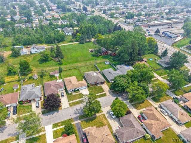 17 Mayberry Drive East, Cheektowaga, NY 14227