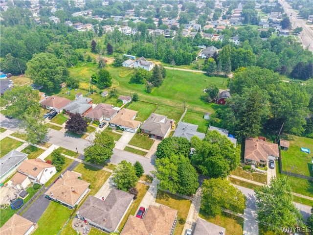 17 Mayberry Drive East, Cheektowaga, NY 14227