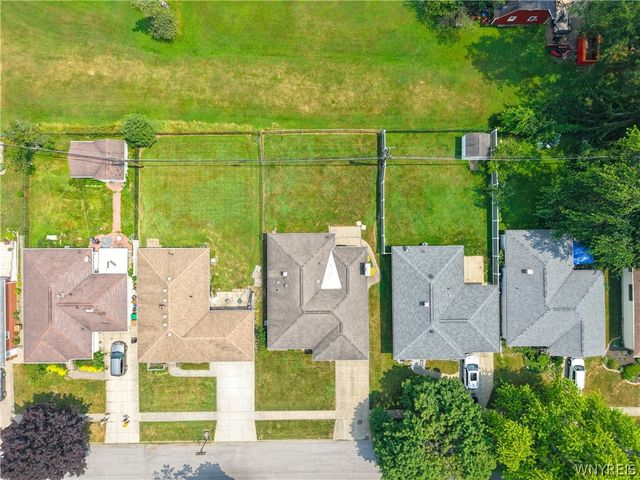 17 Mayberry Drive East, Cheektowaga, NY 14227