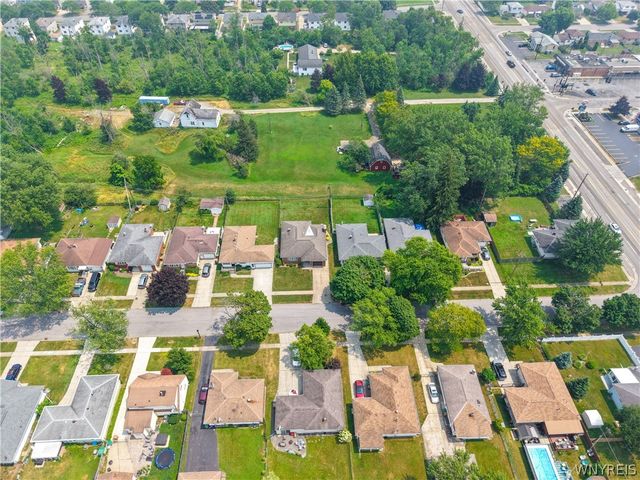 17 Mayberry Drive East, Cheektowaga, NY 14227