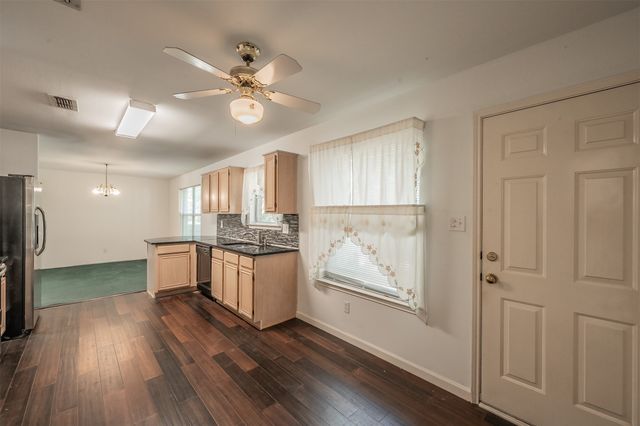 5825 Terra Drive, Arlington, TX 76017