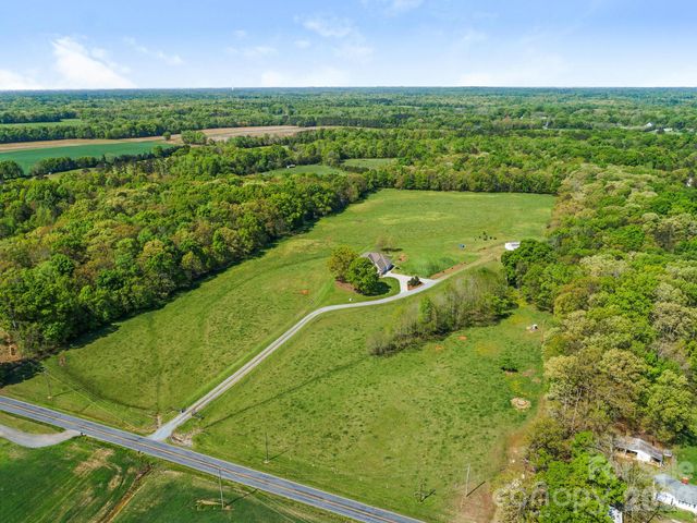 16160 Hopewell Church Road, Midland, NC 28107