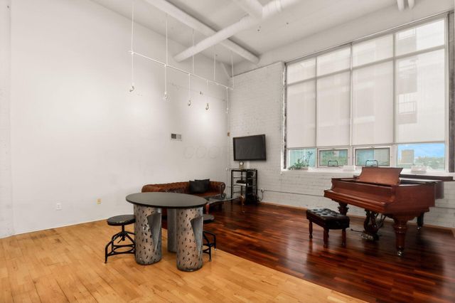 60 E Spring Street, 317, Columbus, OH 43215