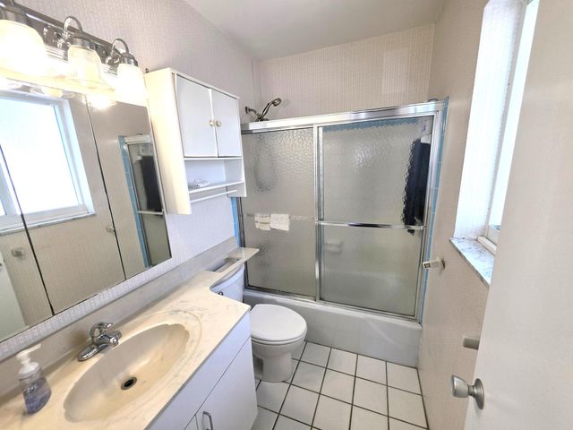2100 NE 38th Street 219, Lighthouse Point, FL 33064