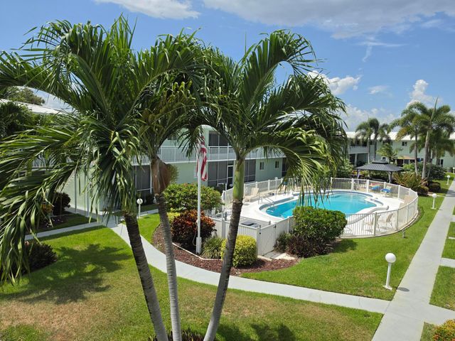 2100 NE 38th Street 219, Lighthouse Point, FL 33064