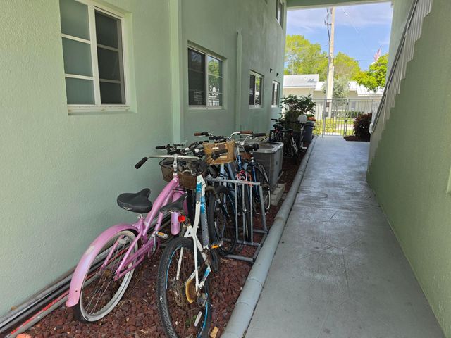 2100 NE 38th Street 219, Lighthouse Point, FL 33064