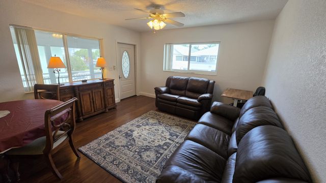 2100 NE 38th Street 219, Lighthouse Point, FL 33064