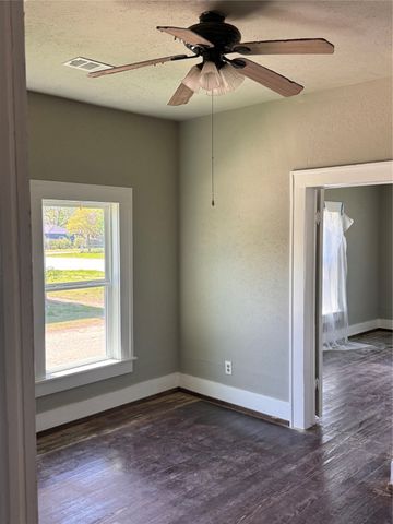 502 N Virginia Street, Terrell, TX 75160