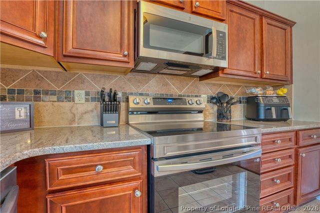 2237 Sir Michael Drive, Hope Mills, NC 28348