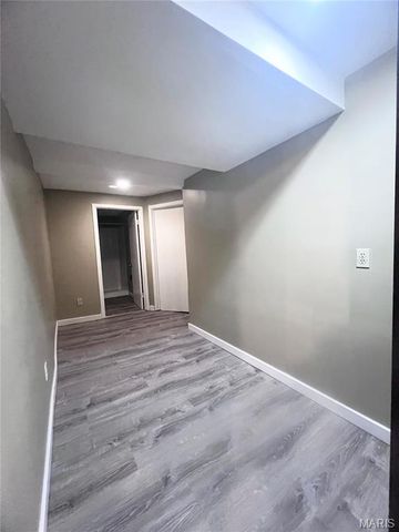 5891 Sir Edward Lane, Florissant, MO 63033