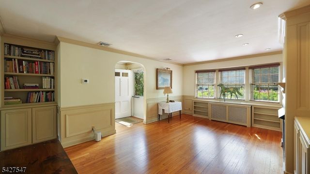 1 Roselle Ave, Cranford Twp., NJ 07016