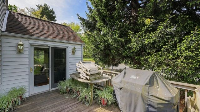 1 Roselle Ave, Cranford Twp., NJ 07016