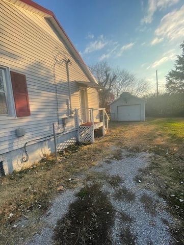 514 Hayes Ave, Lawrenceburg, TN 38464