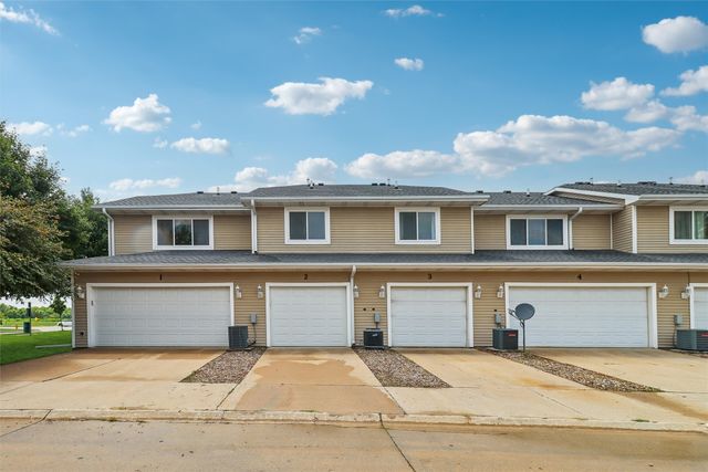 2200 Hart Avenue 2, Des Moines, IA 50320