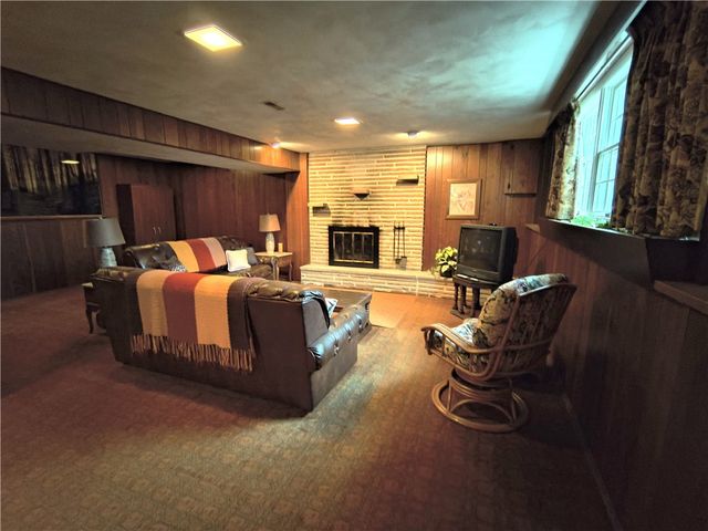 106 ELISE DR, Center Twp, PA 16001