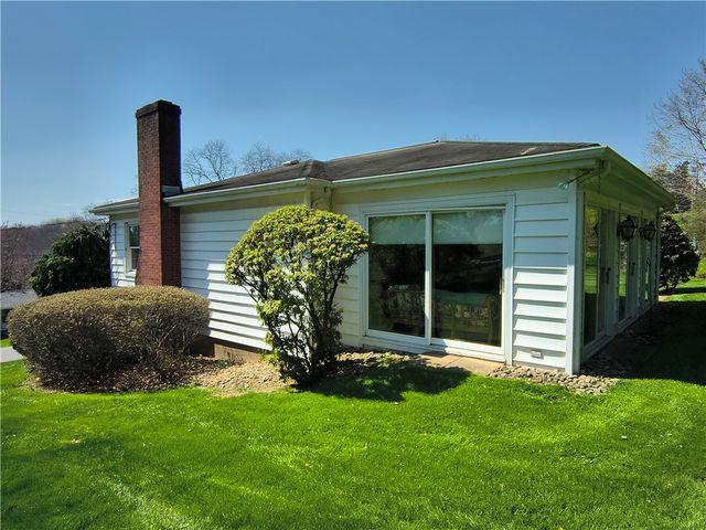 106 ELISE DR, Center Twp, PA 16001