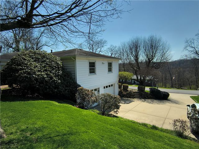 106 ELISE DR, Center Twp, PA 16001