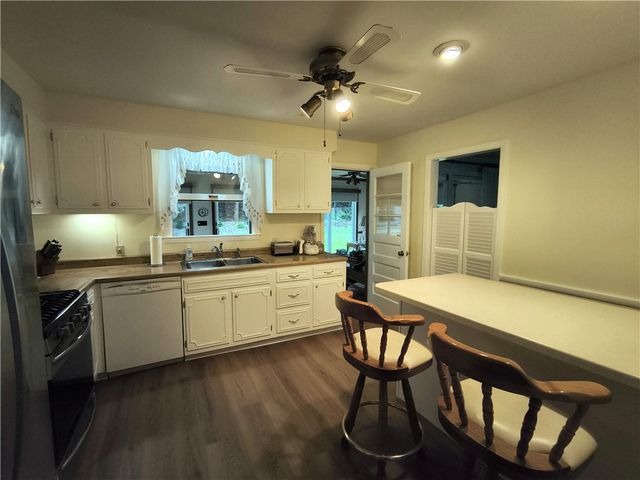 106 ELISE DR, Center Twp, PA 16001