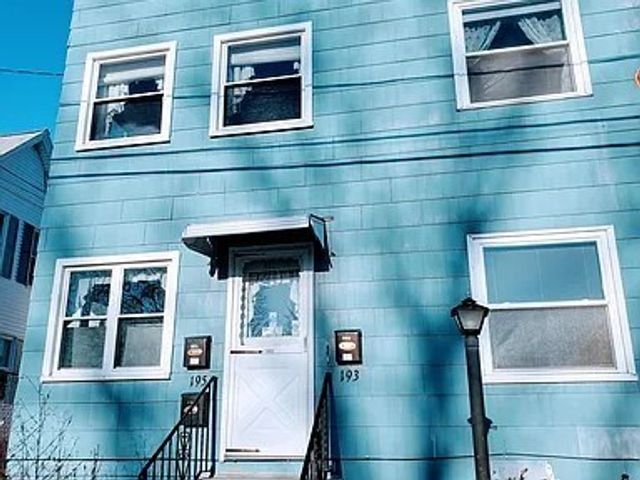 193-195 Mount Hope 3, Lowell, MA 01854