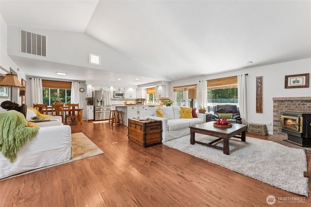 1094 SW Depot Court, Port Orchard, WA 98367