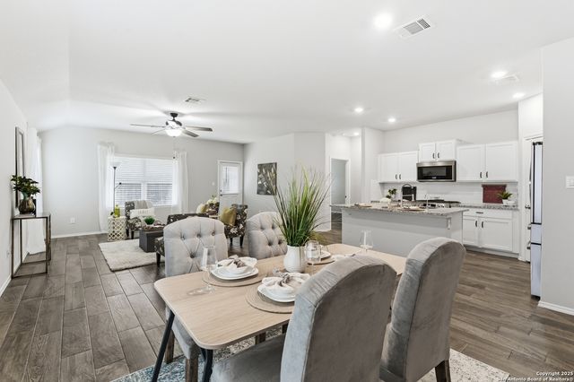 32125 Giant Oak, Bulverde, TX 78163