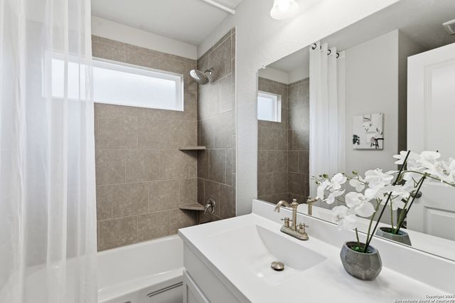 32125 Giant Oak, Bulverde, TX 78163