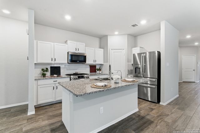 32125 Giant Oak, Bulverde, TX 78163