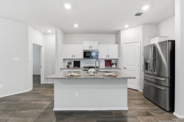 32125 Giant Oak, Bulverde, TX 78163