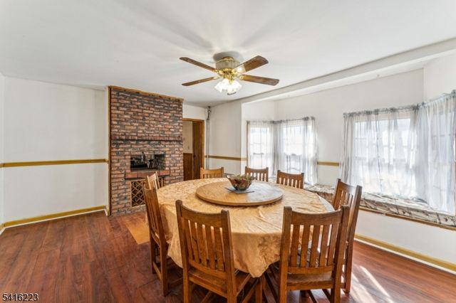 27 Oakland Ave, Bloomfield Twp., NJ 07003
