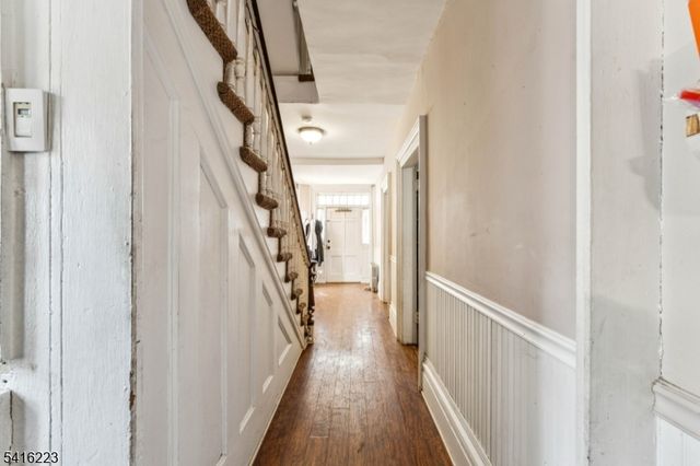 27 Oakland Ave, Bloomfield Twp., NJ 07003