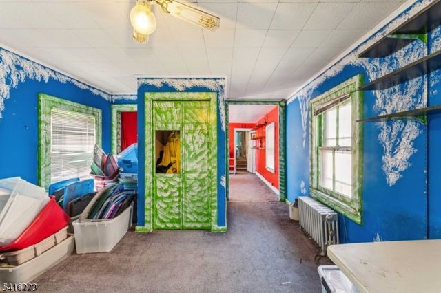 27 Oakland Ave, Bloomfield Twp., NJ 07003