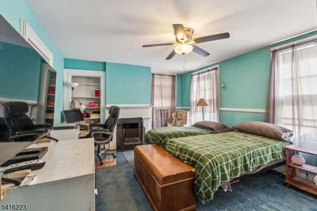 27 Oakland Ave, Bloomfield Twp., NJ 07003