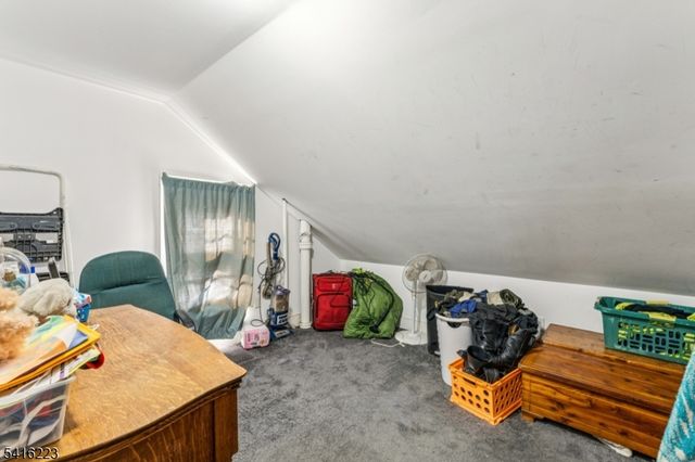 27 Oakland Ave, Bloomfield Twp., NJ 07003