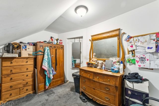 27 Oakland Ave, Bloomfield Twp., NJ 07003