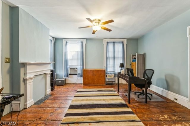 27 Oakland Ave, Bloomfield Twp., NJ 07003