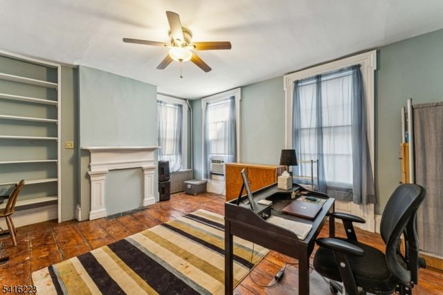 27 Oakland Ave, Bloomfield Twp., NJ 07003