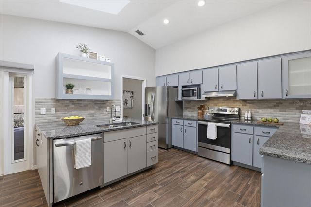 833 NW 45TH TERRACE, Gainesville, FL 32605