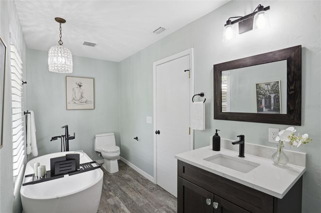 833 NW 45TH TERRACE, Gainesville, FL 32605