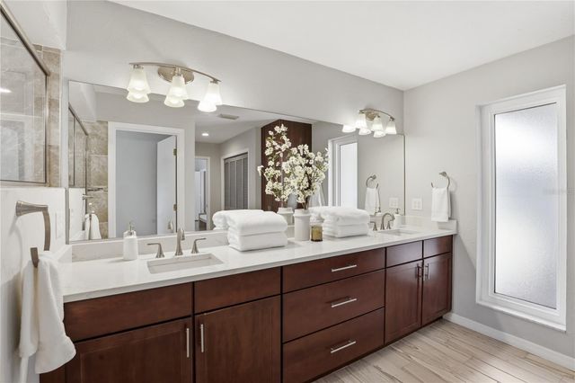 833 NW 45TH TERRACE, Gainesville, FL 32605