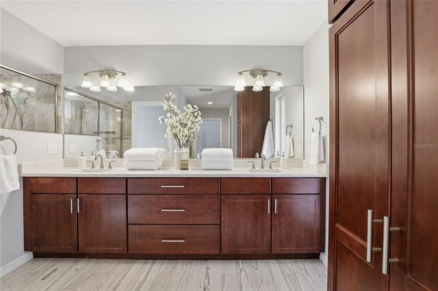 833 NW 45TH TERRACE, Gainesville, FL 32605