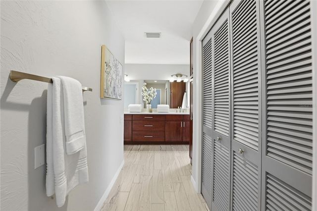 833 NW 45TH TERRACE, Gainesville, FL 32605