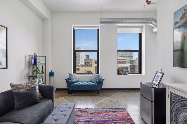 350 Saint Peter St 1012, Saint Paul, MN 55102