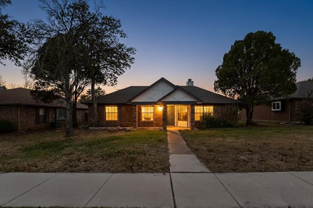 1634 Sunswept Terrace, Lewisville, TX 75077