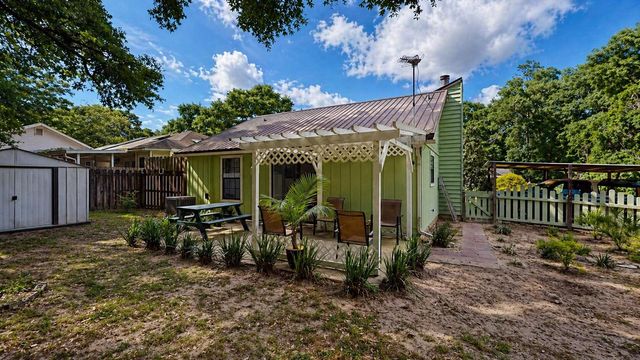 118 Fair Oaks Drive, Crestview, FL 32539