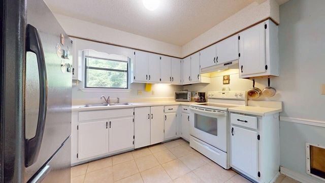 118 Fair Oaks Drive, Crestview, FL 32539