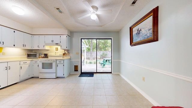 118 Fair Oaks Drive, Crestview, FL 32539
