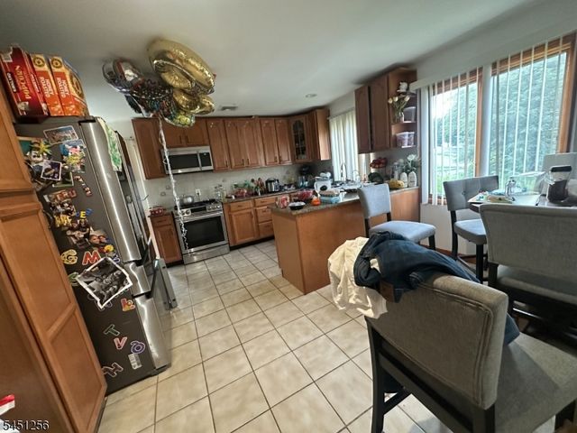 19 Borrego Dr, Woodland Park, NJ 07424
