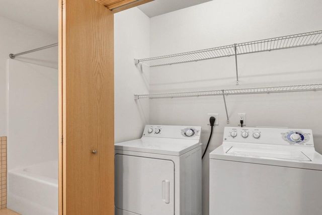 6831 Parkside Circle, Windsor, WI 53532